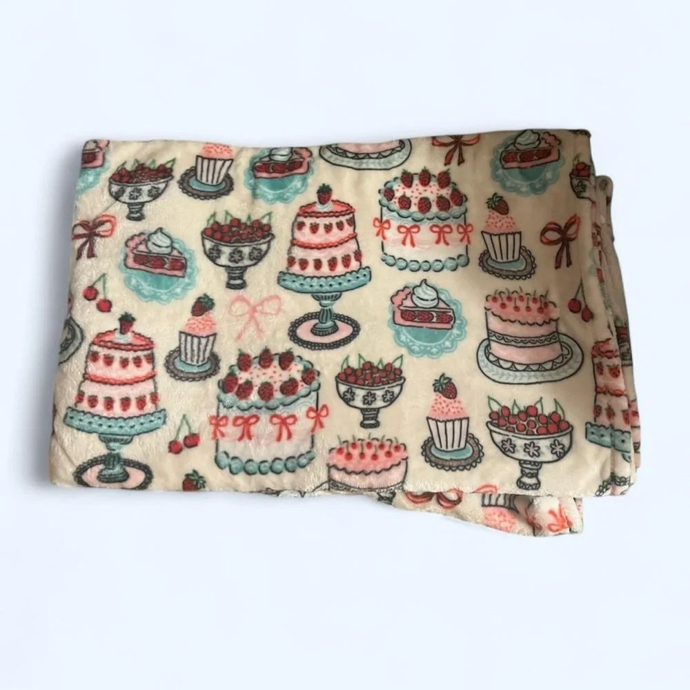 Cake Patterned Blanket - Picture 1 of 1